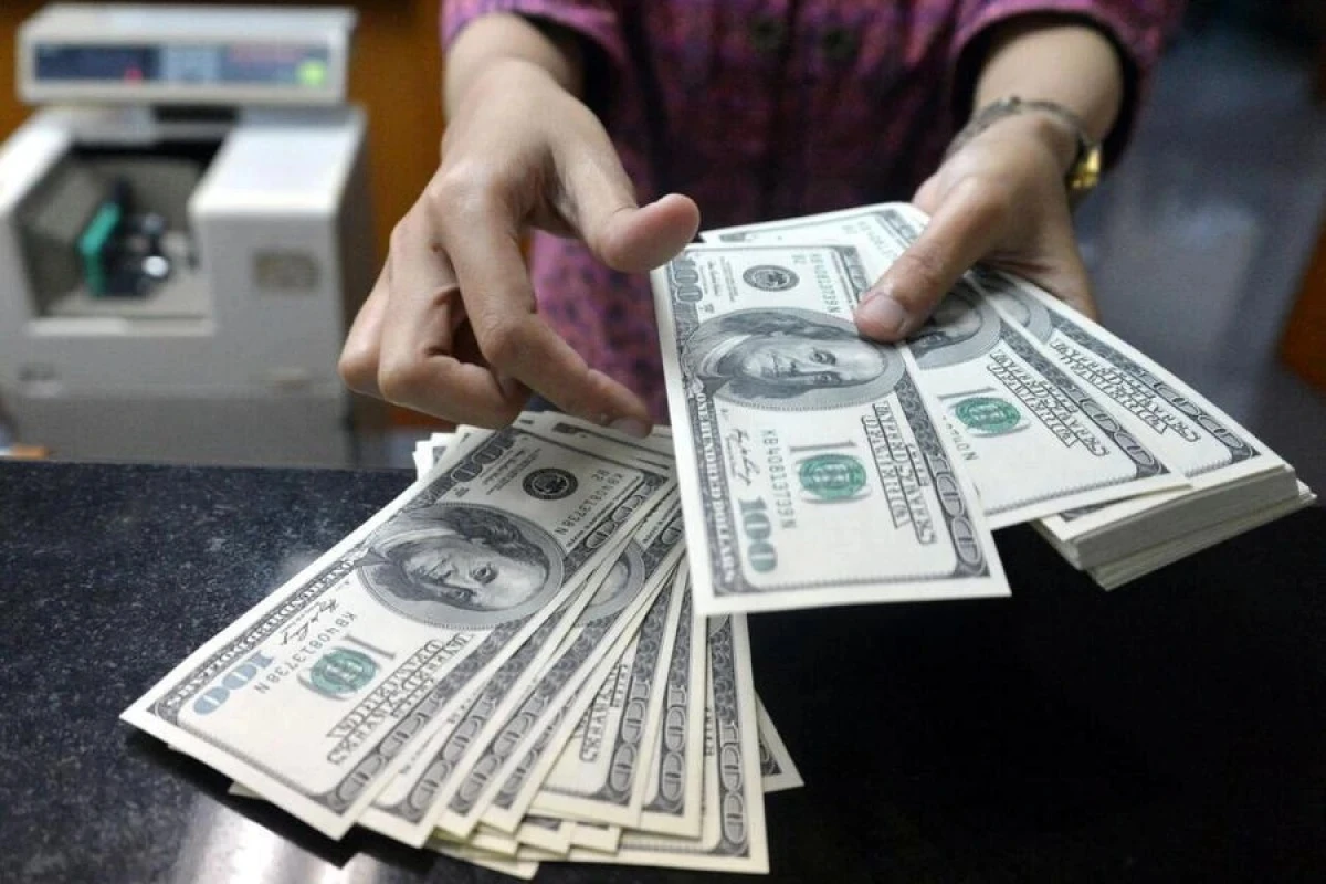 Dollardan XƏBƏR VAR....
