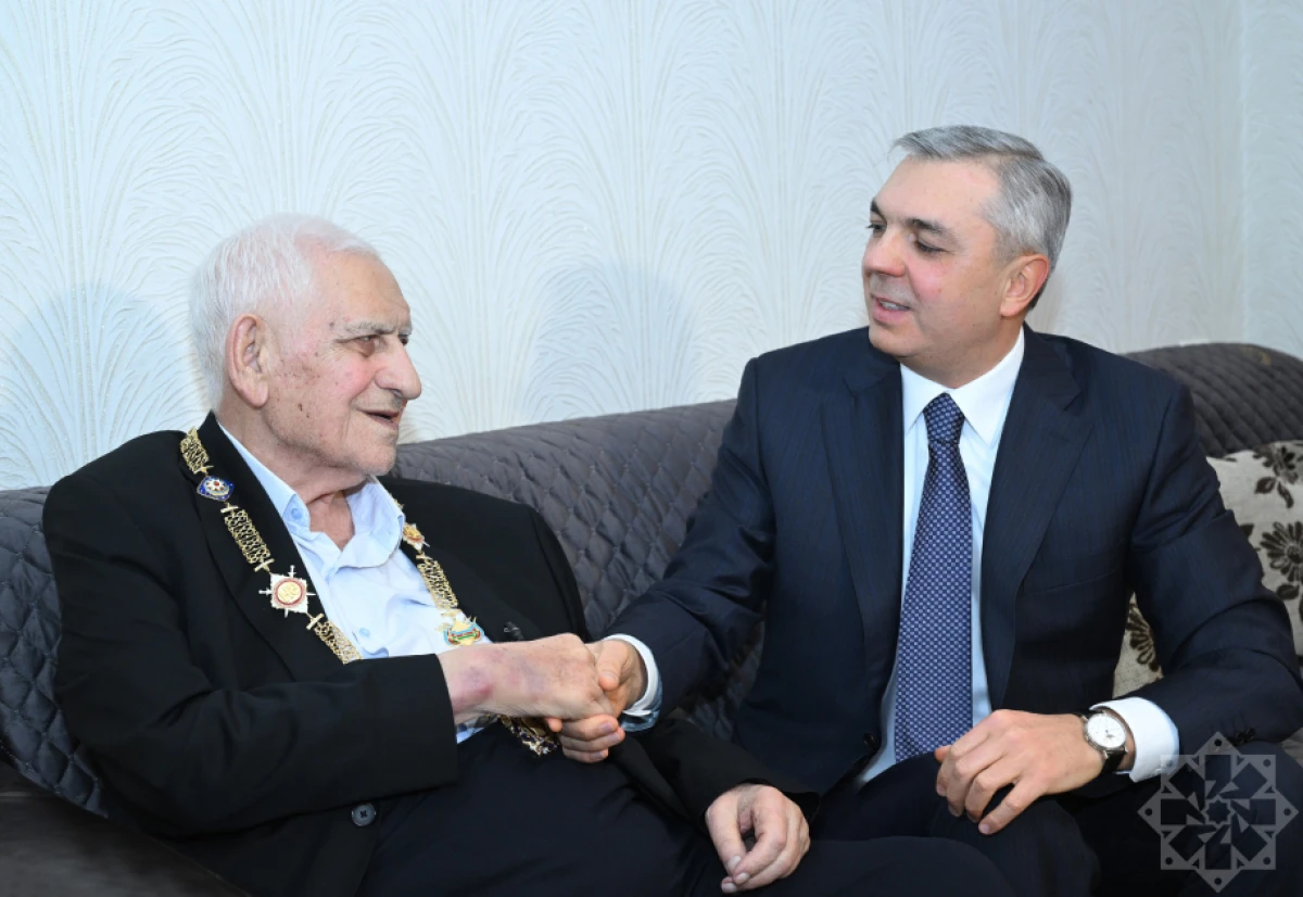 Xalq şairi Nəriman Həsənzadəyə "Heydər Əliyev" ordeni təqdim edildi — 4