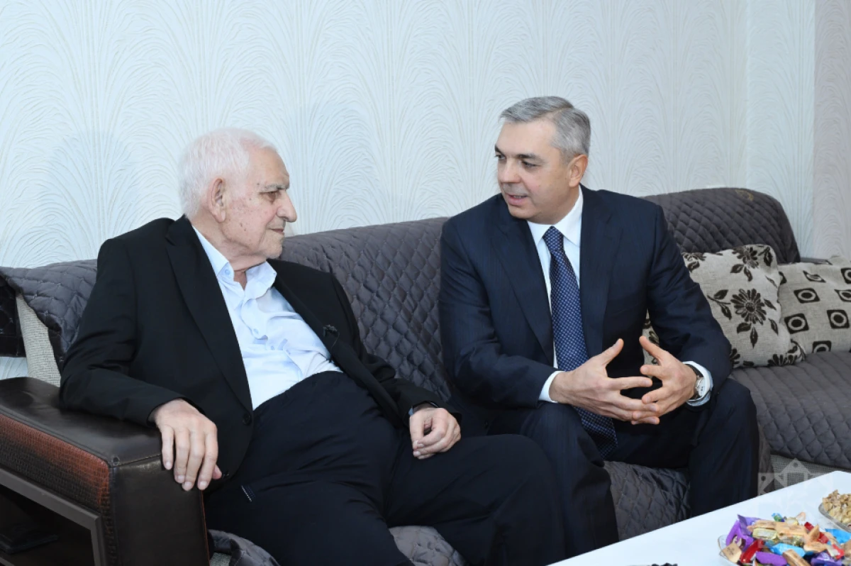 Xalq şairi Nəriman Həsənzadəyə "Heydər Əliyev" ordeni təqdim edildi — 7