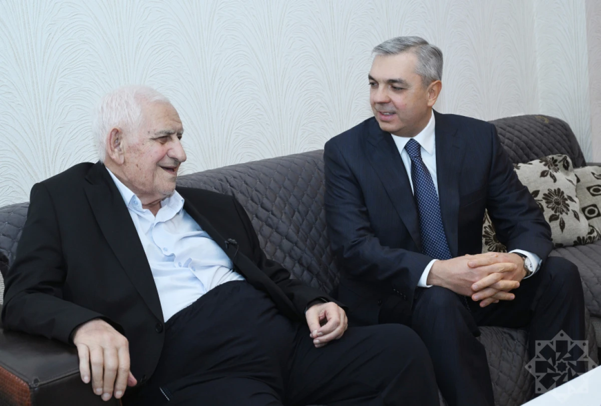 Xalq şairi Nəriman Həsənzadəyə "Heydər Əliyev" ordeni təqdim edildi — 8