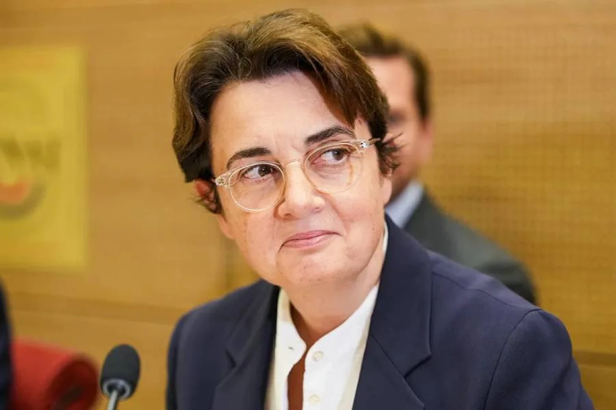 Luvr Muzeyinin direktoru istefa verdi