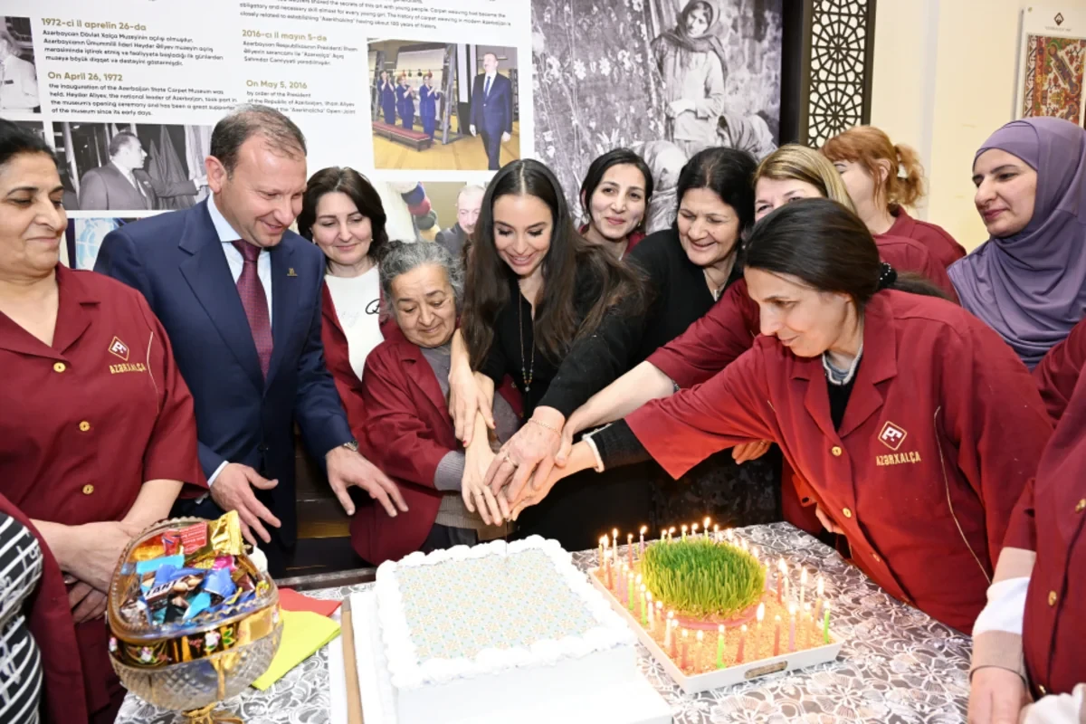 Leyla Əliyeva Şuşa məscidi üçün hazırlanan xalçaların kəsim mərasimində iştirak etdi — 1