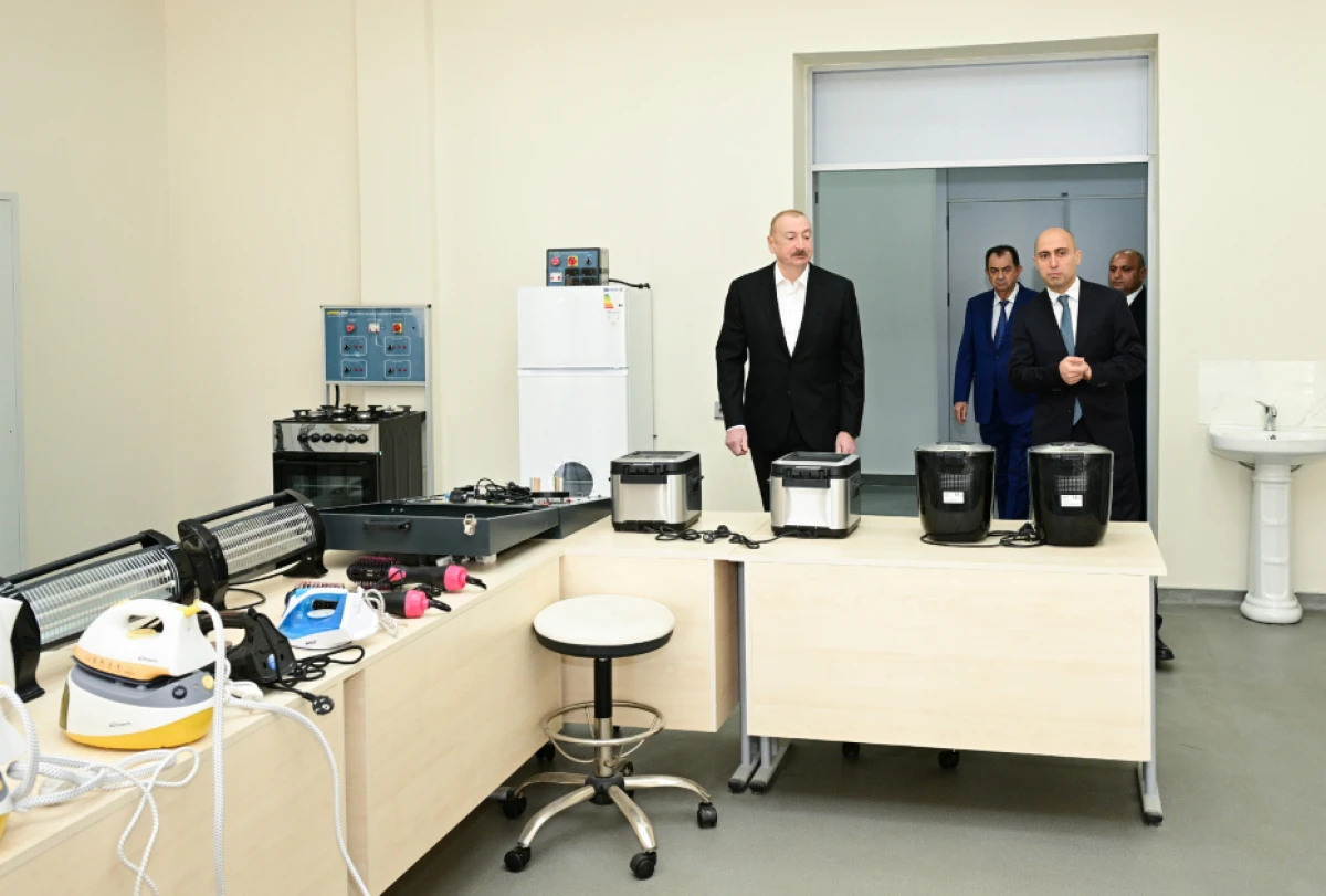 Prezident İlham Əliyev Lənkəran Dövlət Peşə Təhsil Mərkəzinin açılışında iştirak etdi — 4