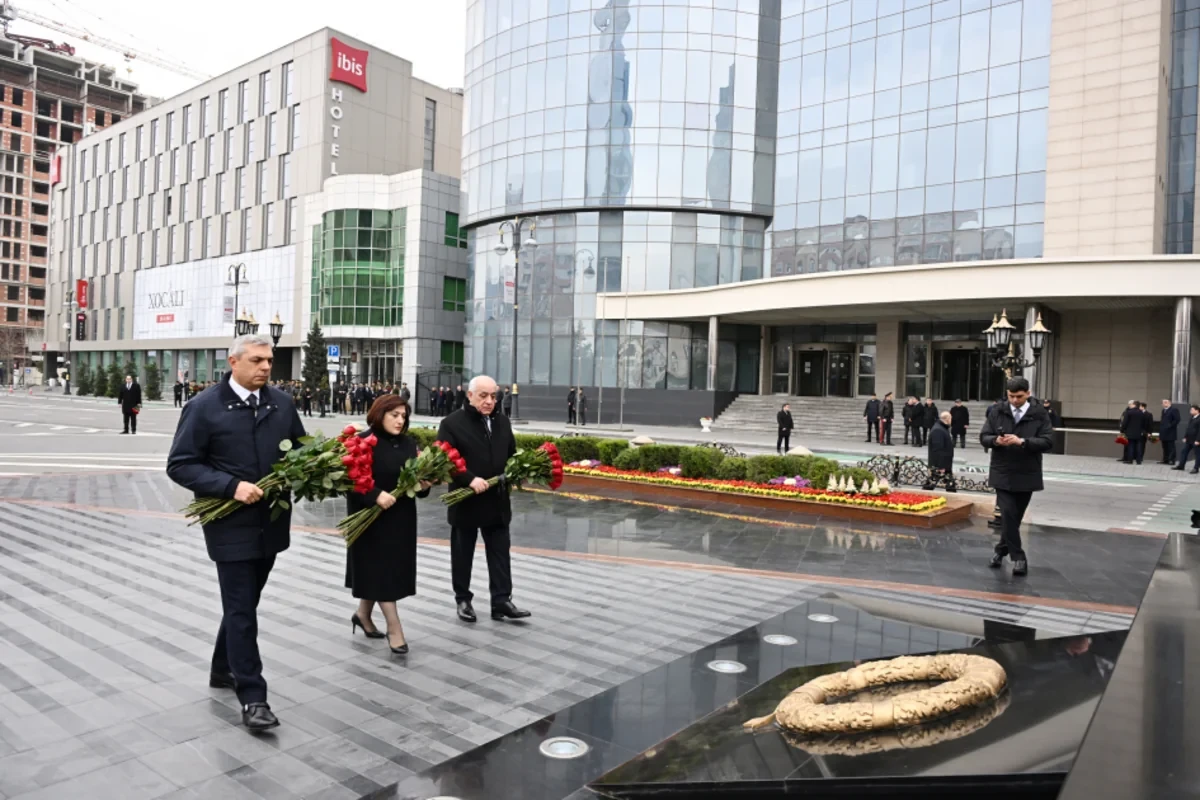 Dövlət və hökumət rəsmiləri "Ana harayı" abidəsini ziyarət etdilər — 1