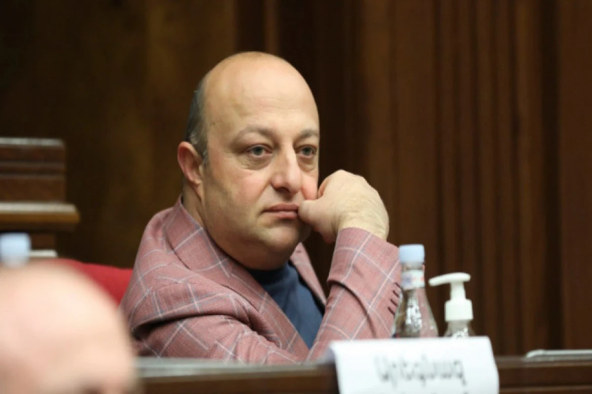 Artur Sarkisyanın ev dustaqlığının müddəti uzadıldı
