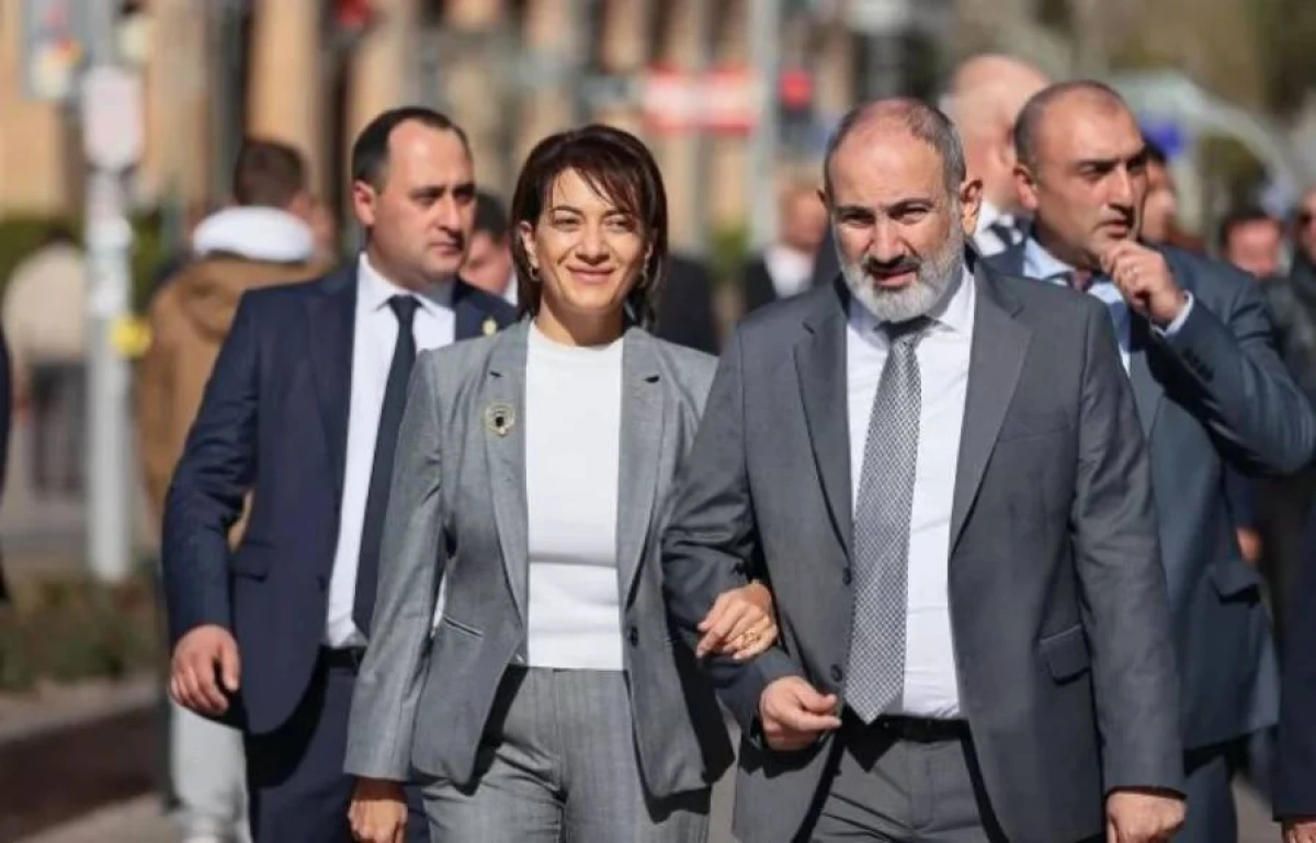 Paşinyan: “Annaya yaşatdığım ağrılara görə üzr istəyirəm”