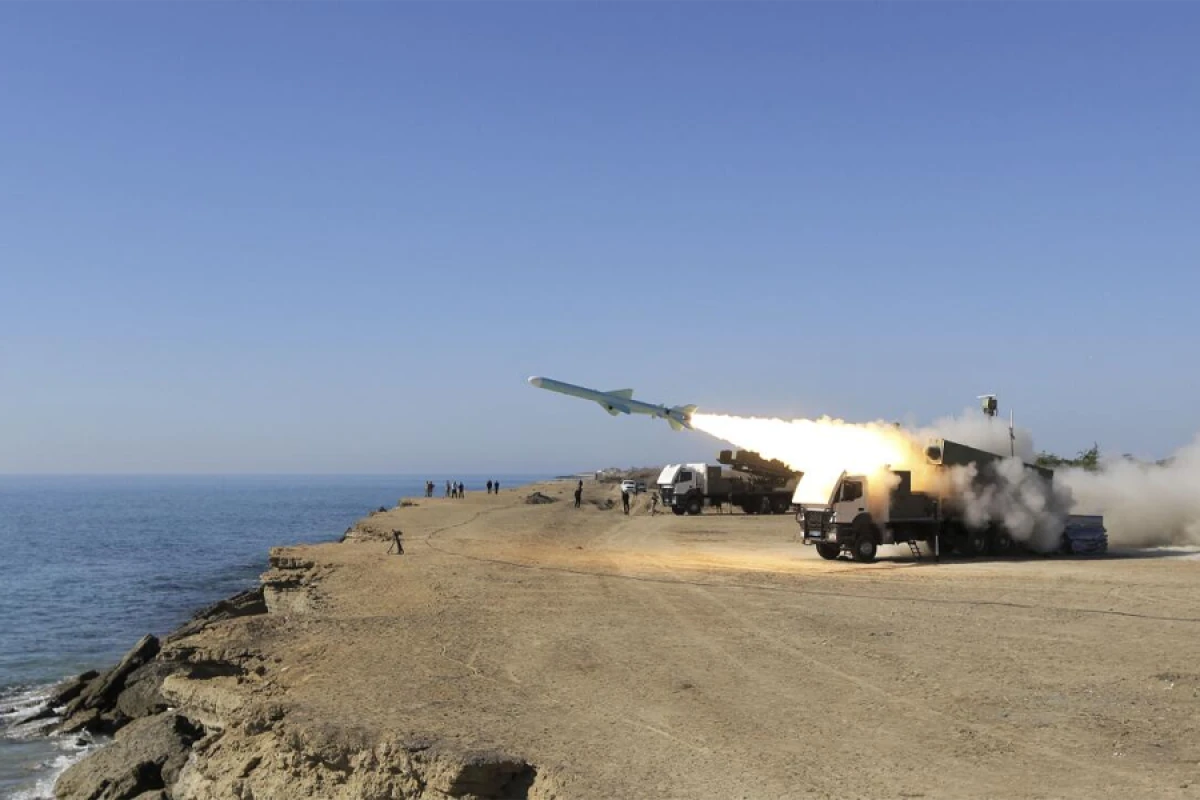İran raketi Suriyanın cənubunda sənaye zonasını vurdu – Ölənlər var