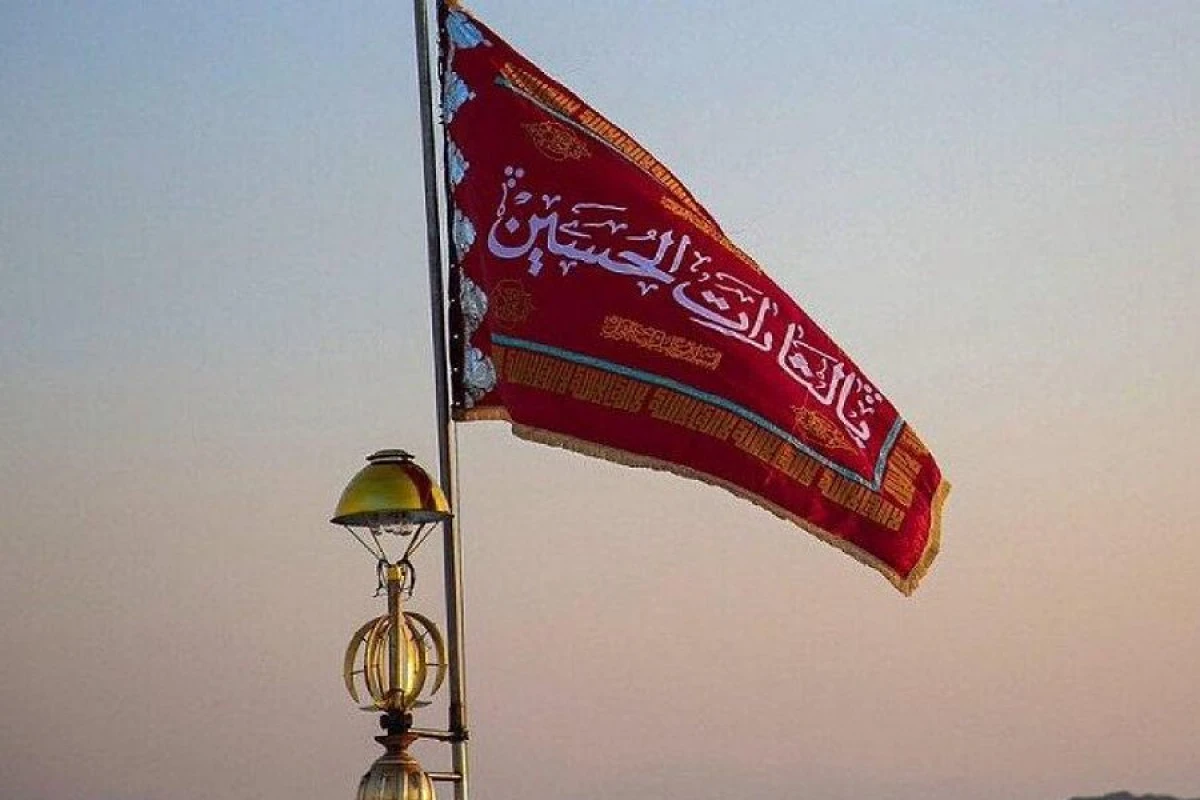 Qumda məscid üzərində “qisas bayrağı” qaldırıldı