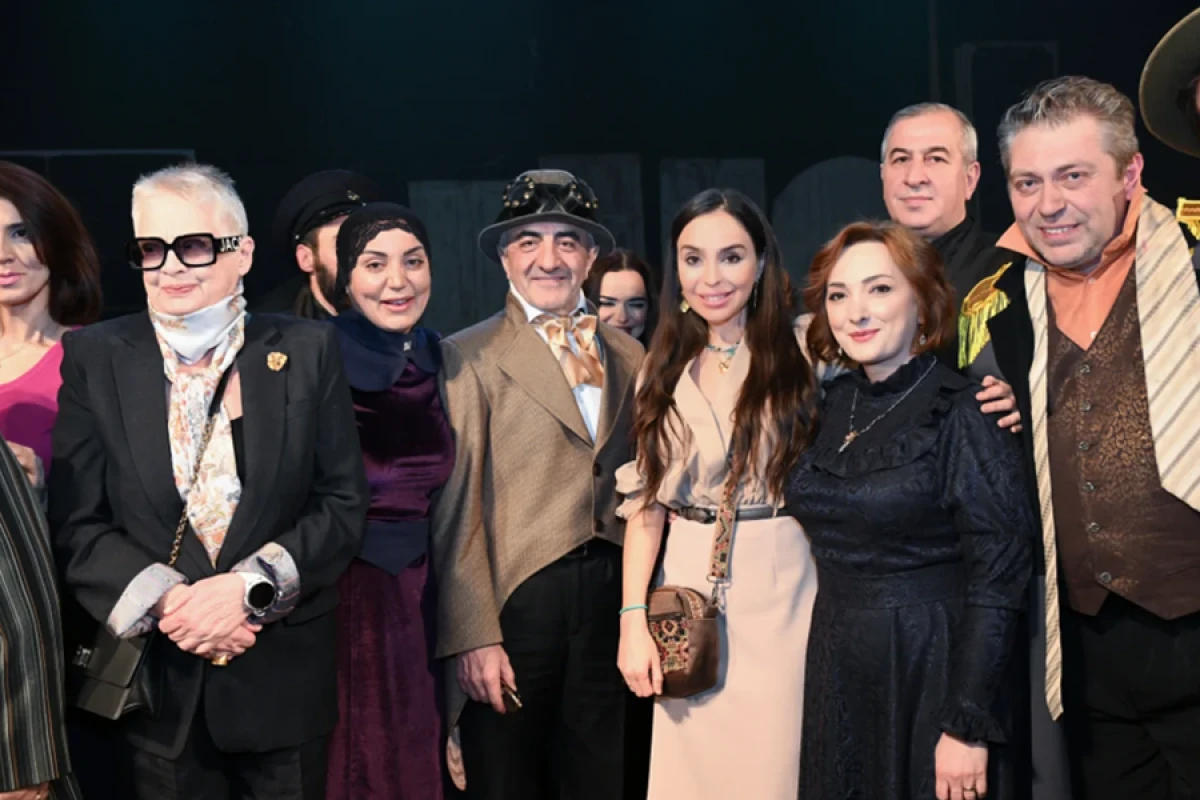 Leyla Əliyeva "Neft bumu hamıya gülümsəyir" tamaşasının nümayişində iştirak etdi