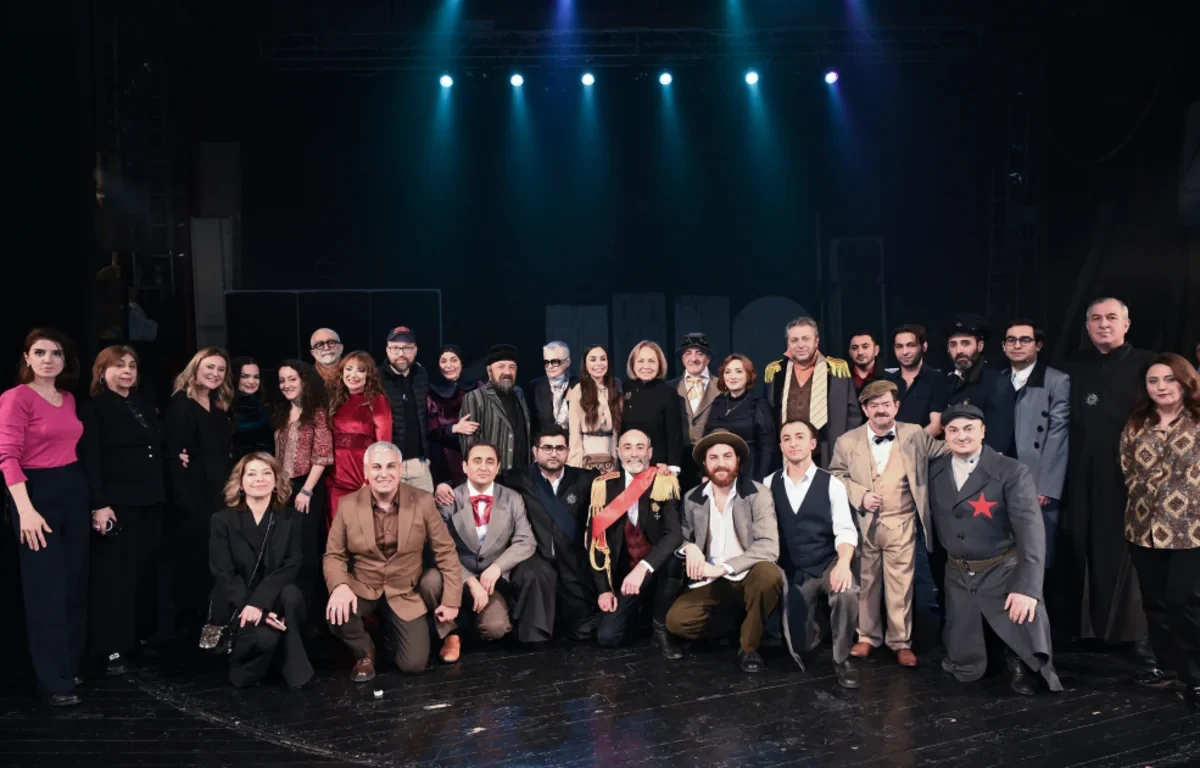 Leyla Əliyeva "Neft bumu hamıya gülümsəyir" tamaşasının nümayişində iştirak etdi — 3