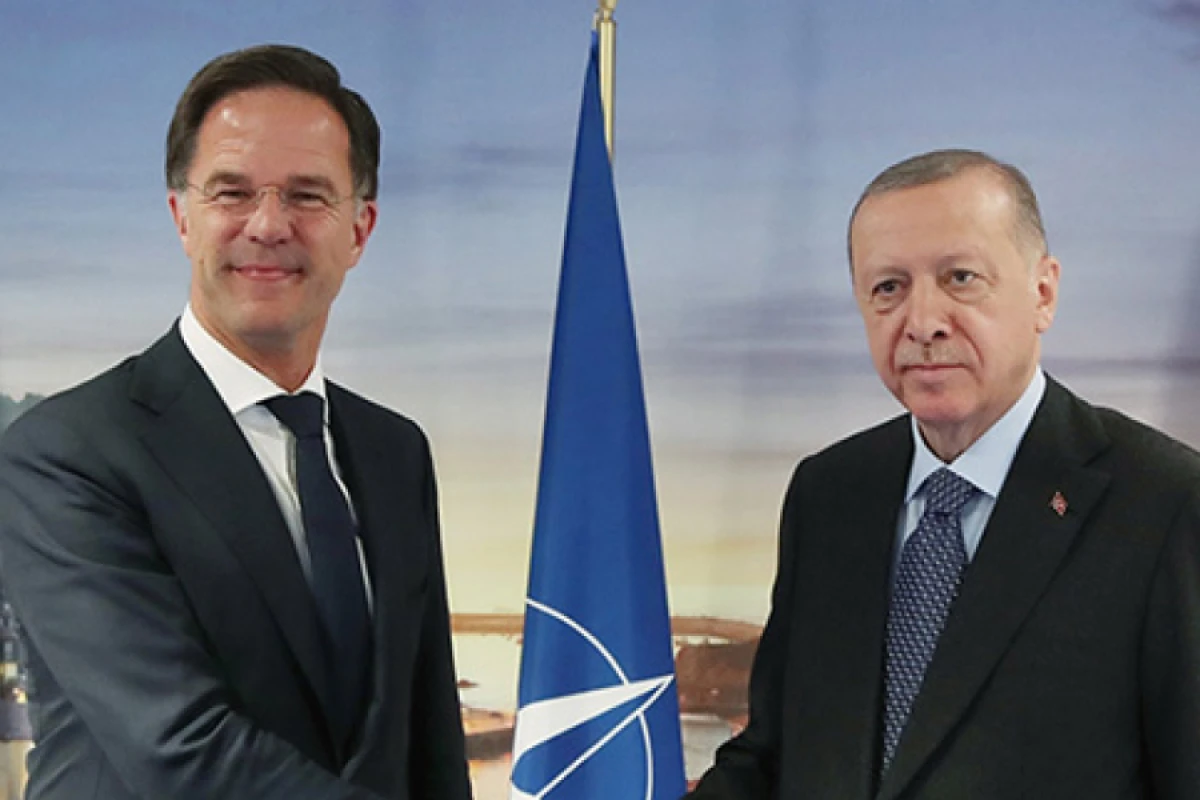 Ərdoğan Rutte ilə regiondakı gərginliyi müzakirə etdi