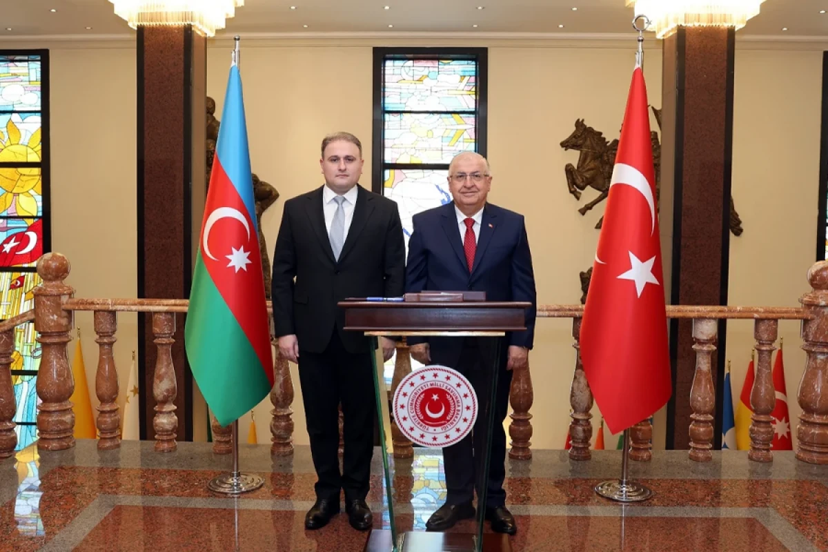 Vüqar Mustafayev Yaşar Gülərlə müzakirələr apardı