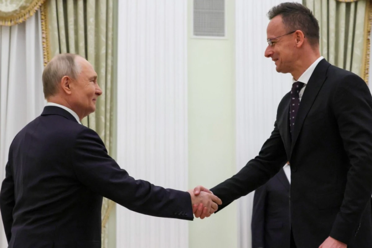 Putin iki Macarıstan vətəndaşını azad etdi