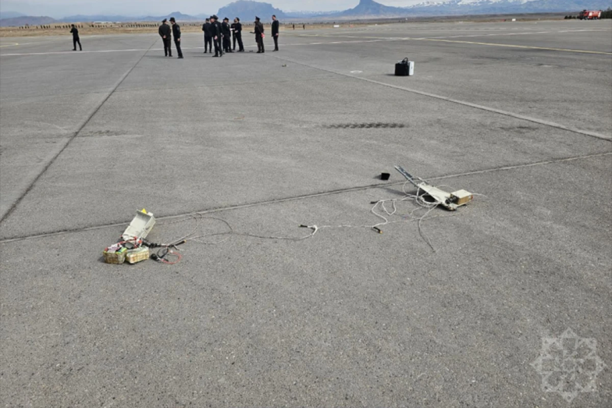 Naxçıvan aeroportuna düşən dronun qalıqları - (FOTO/VİDEO)
