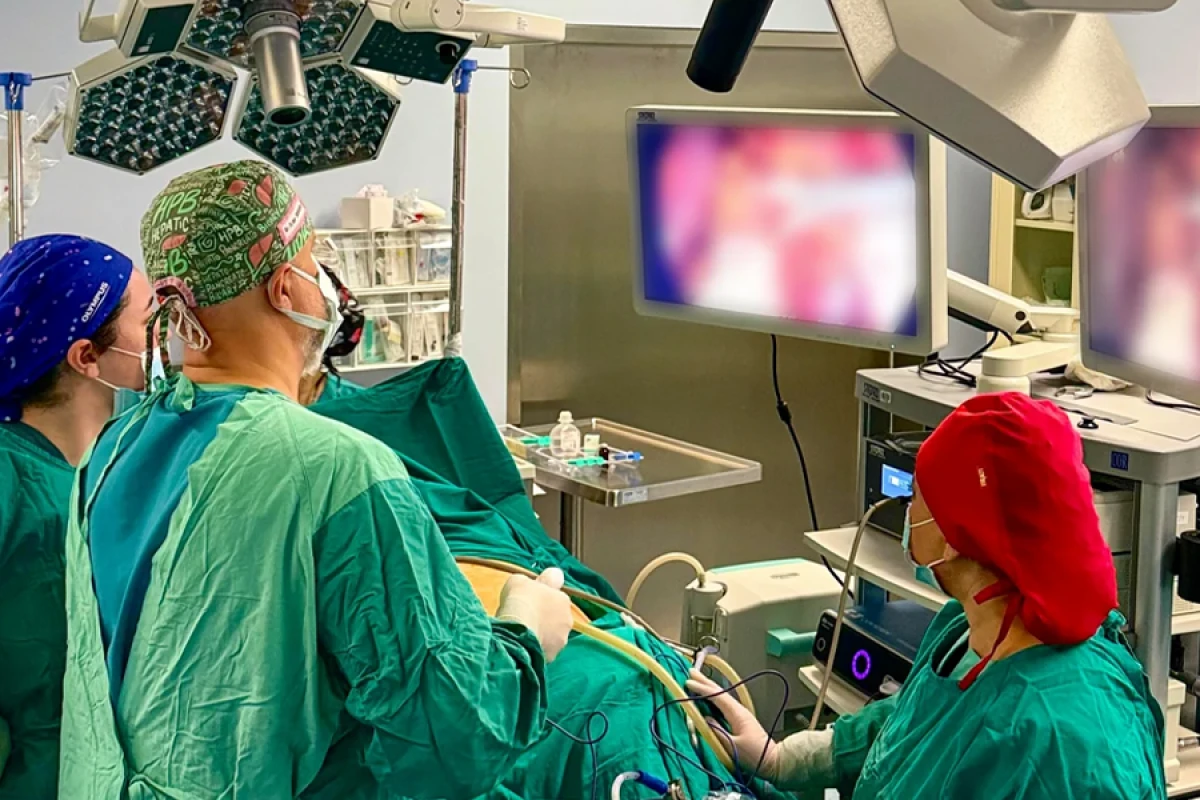 Son bir ildə Yeni Klinikada yeddi böyrək transplantasiyası həyata keçirilib