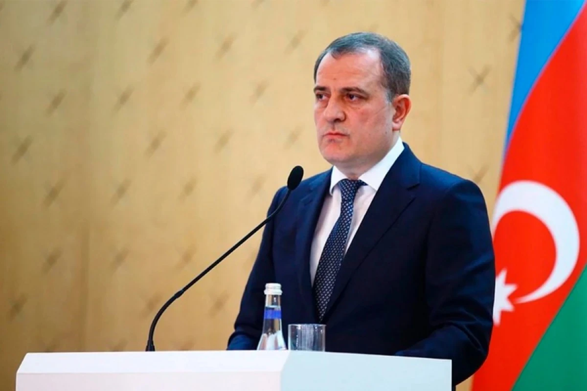 Azərbaycan İrandan bütün diplomatik heyətini çıxarır