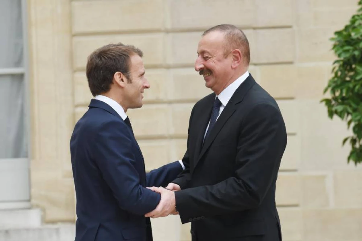 Emmanuel Makron Prezident İlham Əliyevə zəng etdi