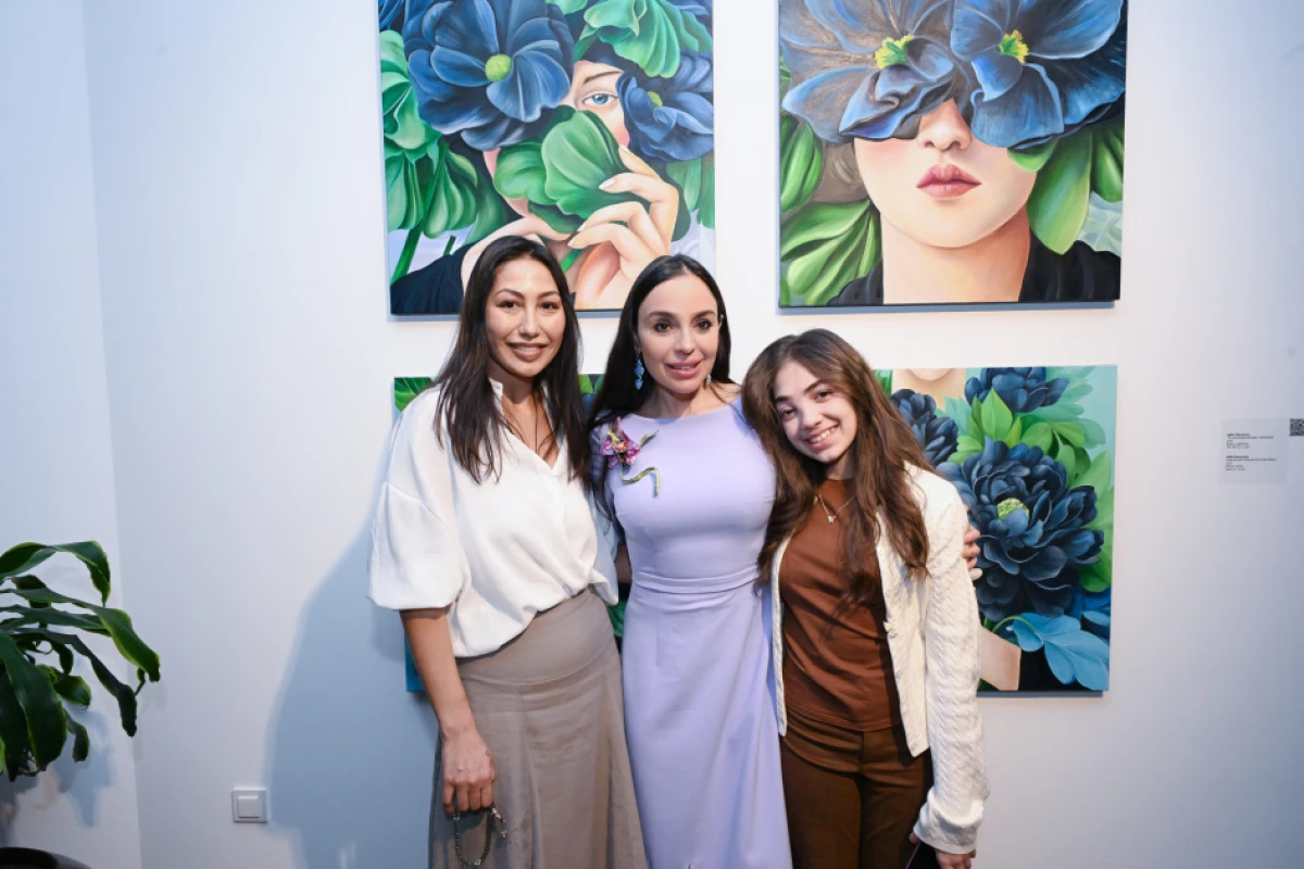 Leyla Əliyeva "Mənzərəyə açılan ev" mövzusunda qrup sərgisində iştirak etdi — 8