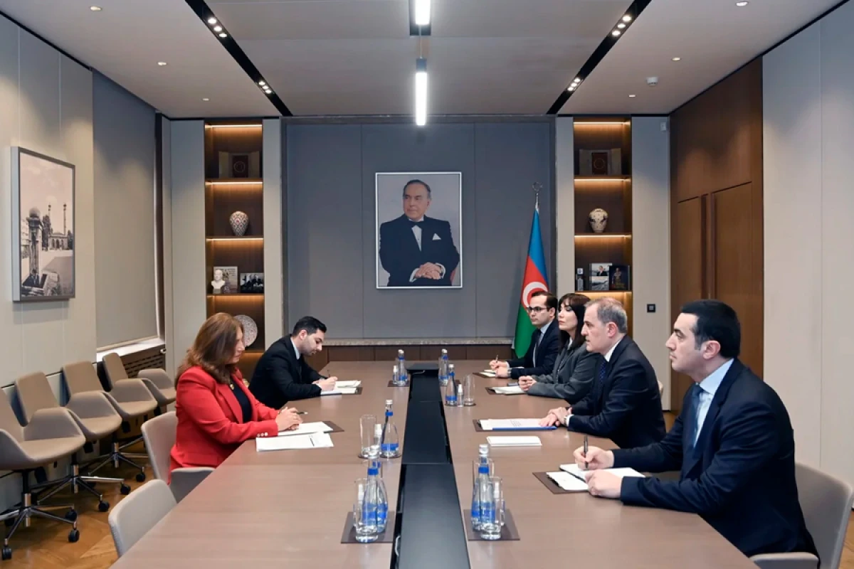 Kolumbiyanın yeni səfiri Ceyhun Bayramovla görüşdü
