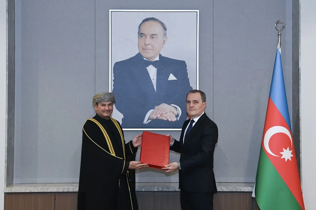Ceyhun Bayramov Omanının qeyri-rezident səfirini qəbul etdi — 1