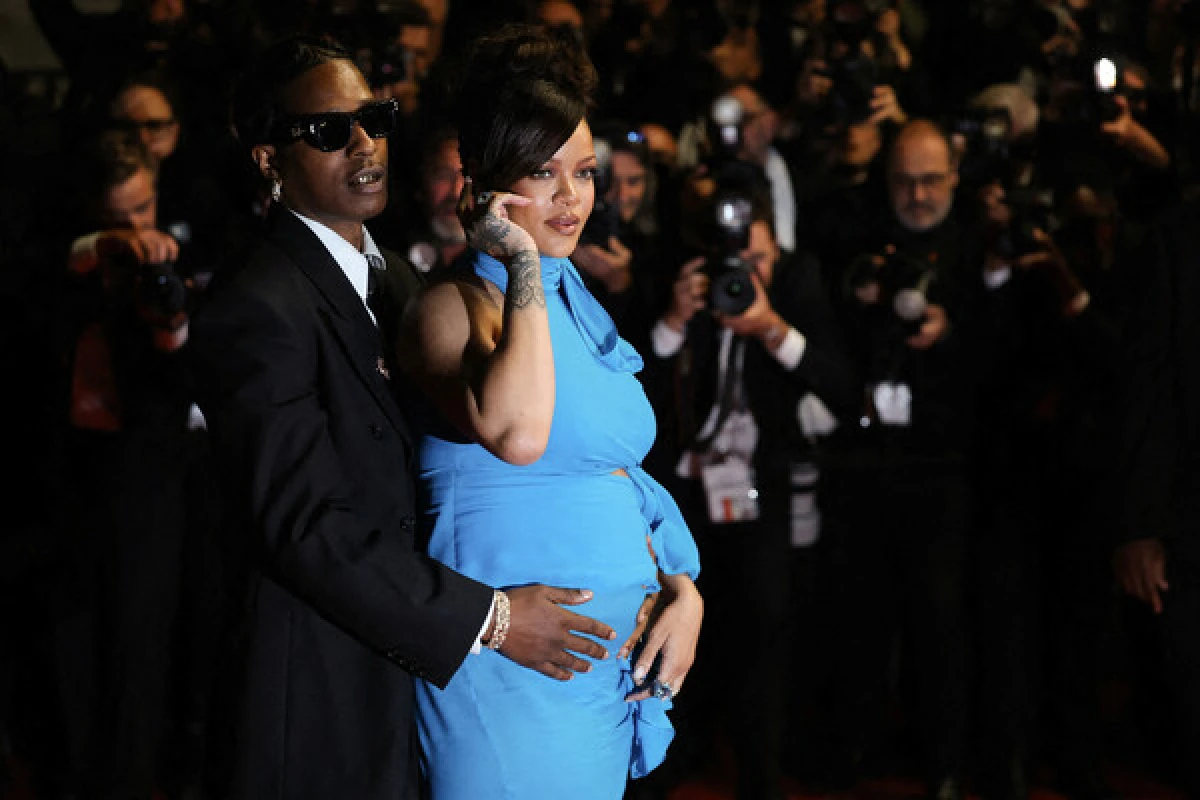 Rihanna evinə edilən hücumdan sonra köçür