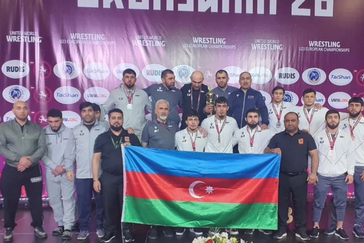 Sərbəst güləş komandamız Serbiyada Avropa çempionatında ikinci yeri tutdu