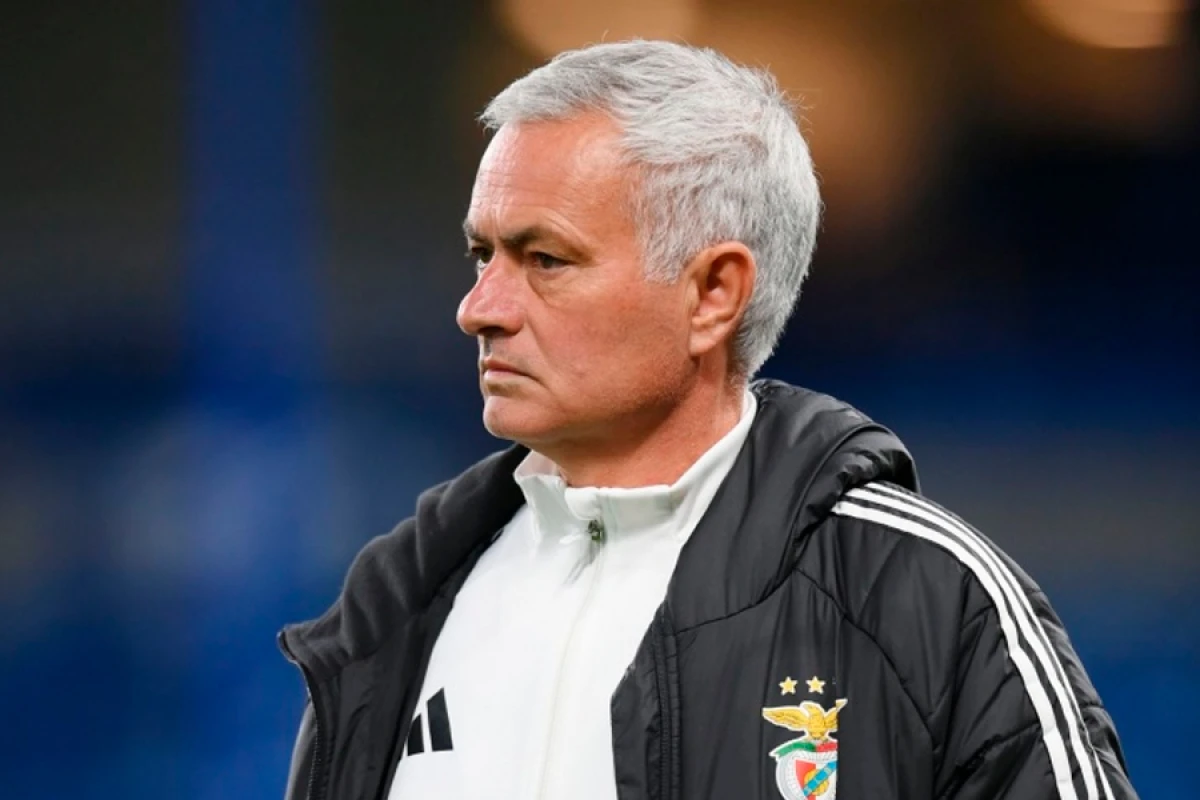 Mourinyo “Porto” ilə oyundakı qalmaqala görə diskvalifikasiya edildi