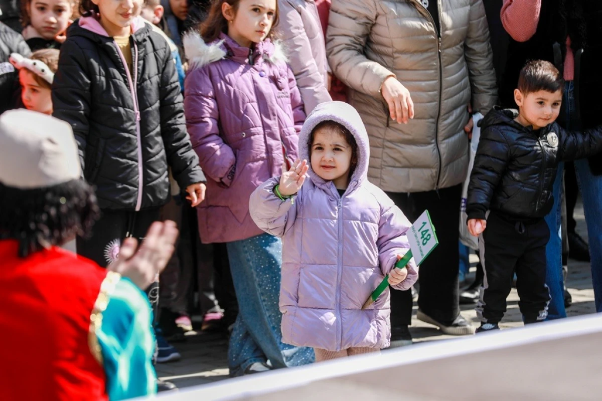 Paytaxtın abad məhəllələrindəki Novruz şənlikləri davam edir — 2