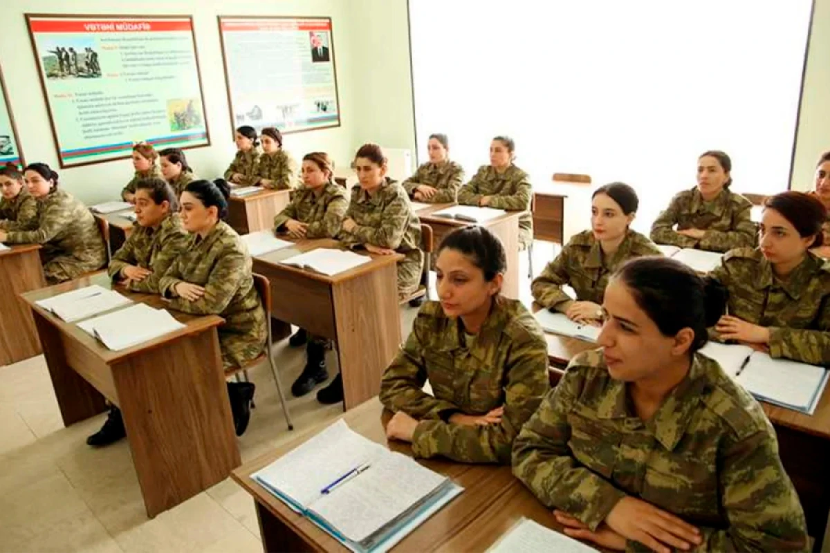 Qadın hərbçilər üçün xidmət qaydaları dəyişdi