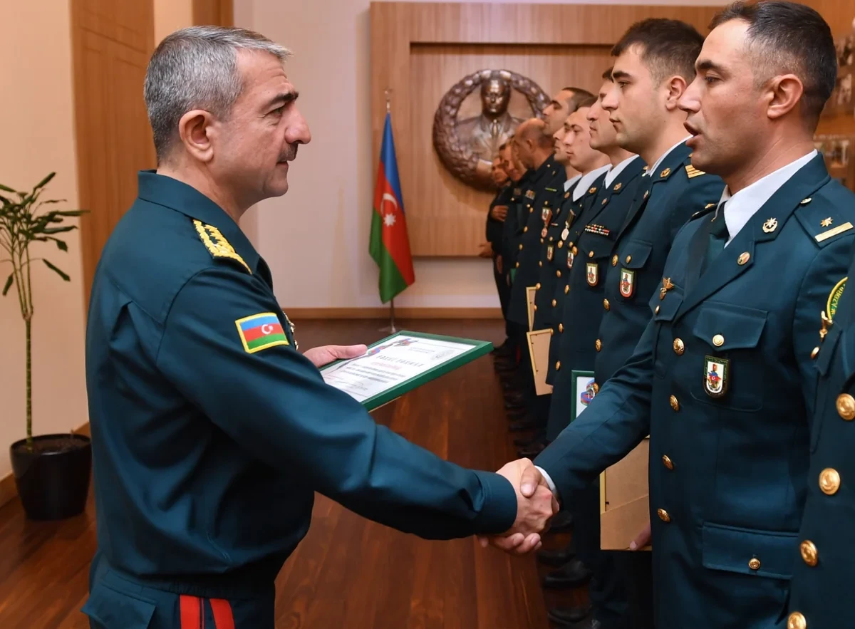 Elçin Quliyev fərqlənən hərbi qulluqçuları təltif etdi — 3