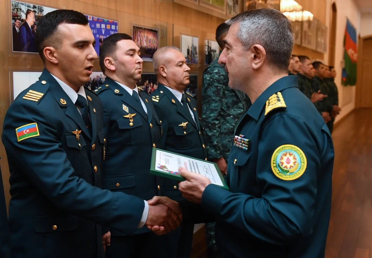 Elçin Quliyev fərqlənən hərbi qulluqçuları təltif etdi — 5