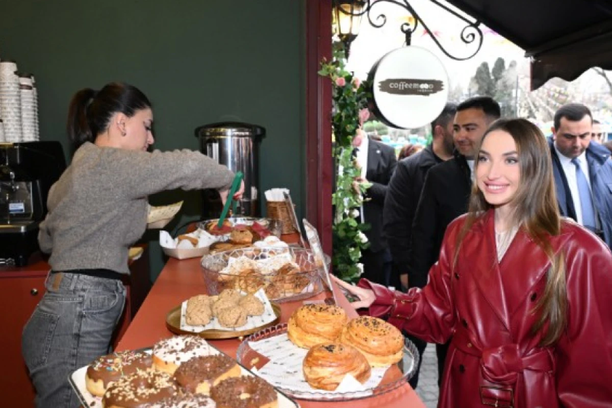 Alena Əliyeva Novruz yarmarkasında
