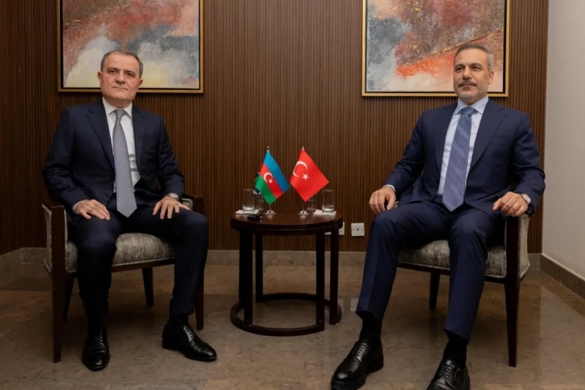 Ceyhun Bayramovla Hakan Fidan arasında Ər-Riyadda görüş keçirildi