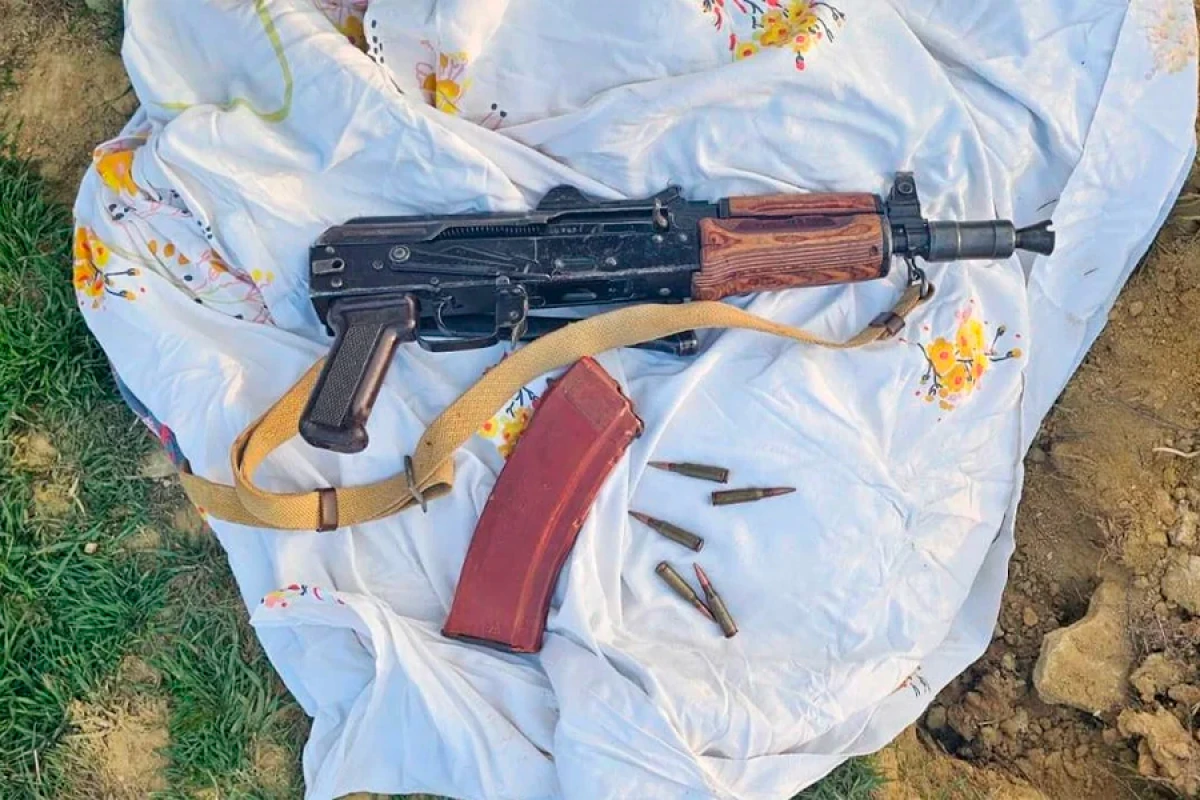 Buzovnada gizlədilən avtomat tapıldı