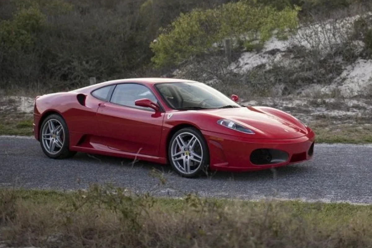 "Ferrari" Yaxın Şərqə tədarükü dayandırdı