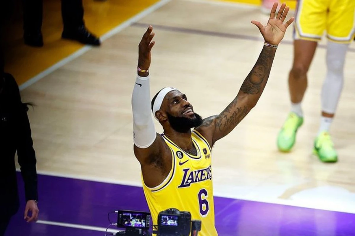 Lebron Ceyms son 5 ilin ən yaşlı rekord müəllifi oldu