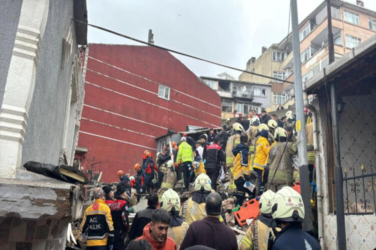 İstanbulda iki bina çökdü: 5 nəfər xilas edildi - YENİLƏNDİ