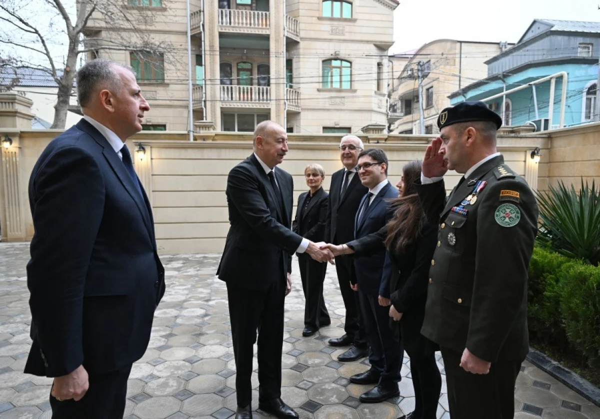 Prezident İlham Əliyev Gürcüstanın Azərbaycandakı səfirliyində oldu, başsağlığı verdi — 6