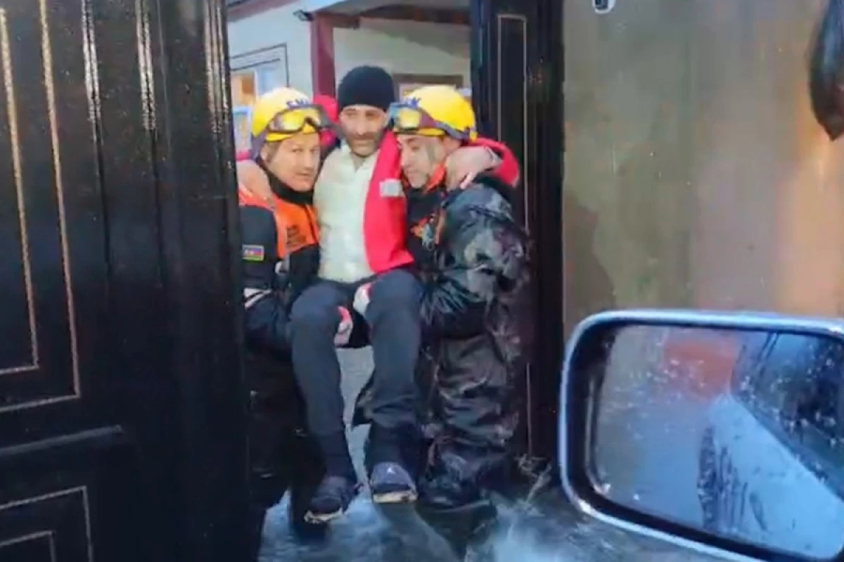 Su basmış ərazilərdən 84 nəfər təxliyə edildi