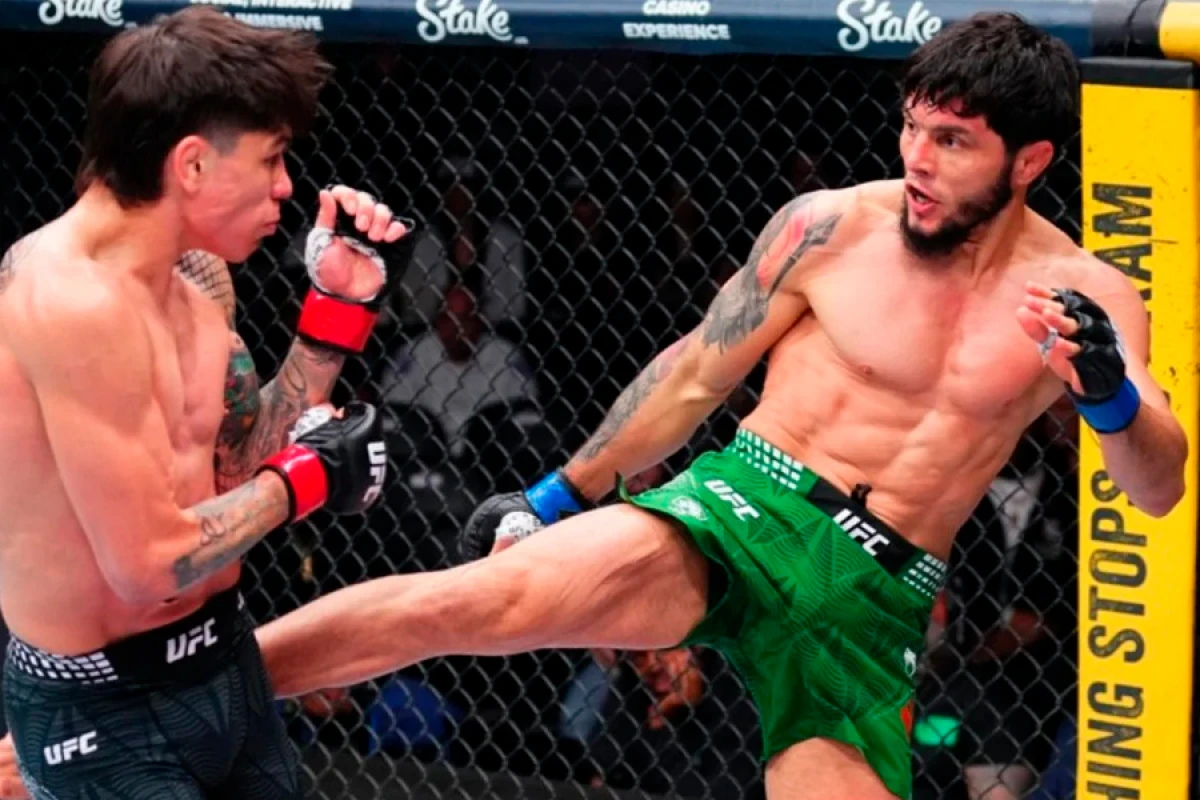 Tofiq Musayev UFC-dən bonus aldı