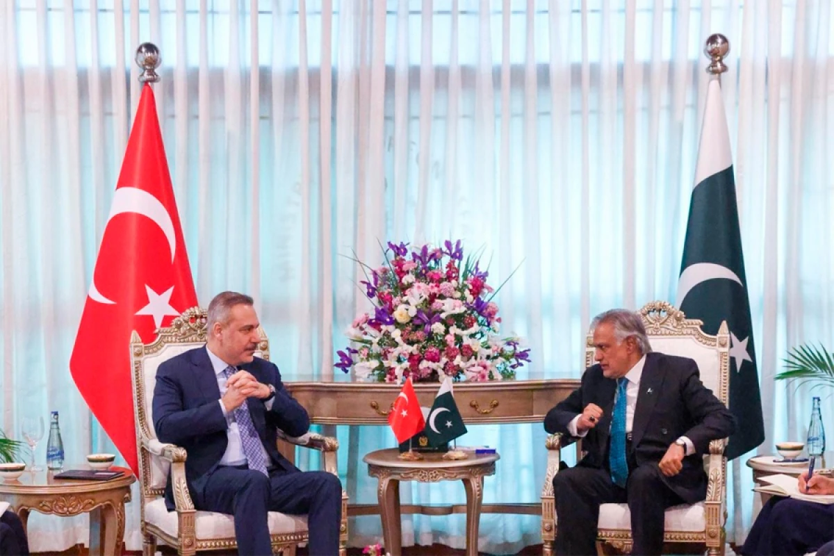 Türkiyə və Pakistan XİN başçılarının görüşü keçirildi