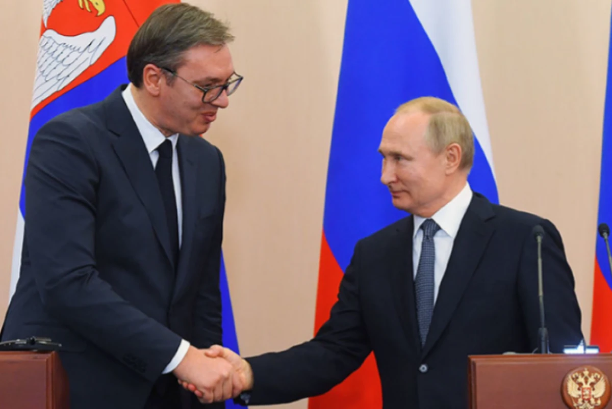 Putin  Vuçiçlə Ukraynanı müzakirə etdi