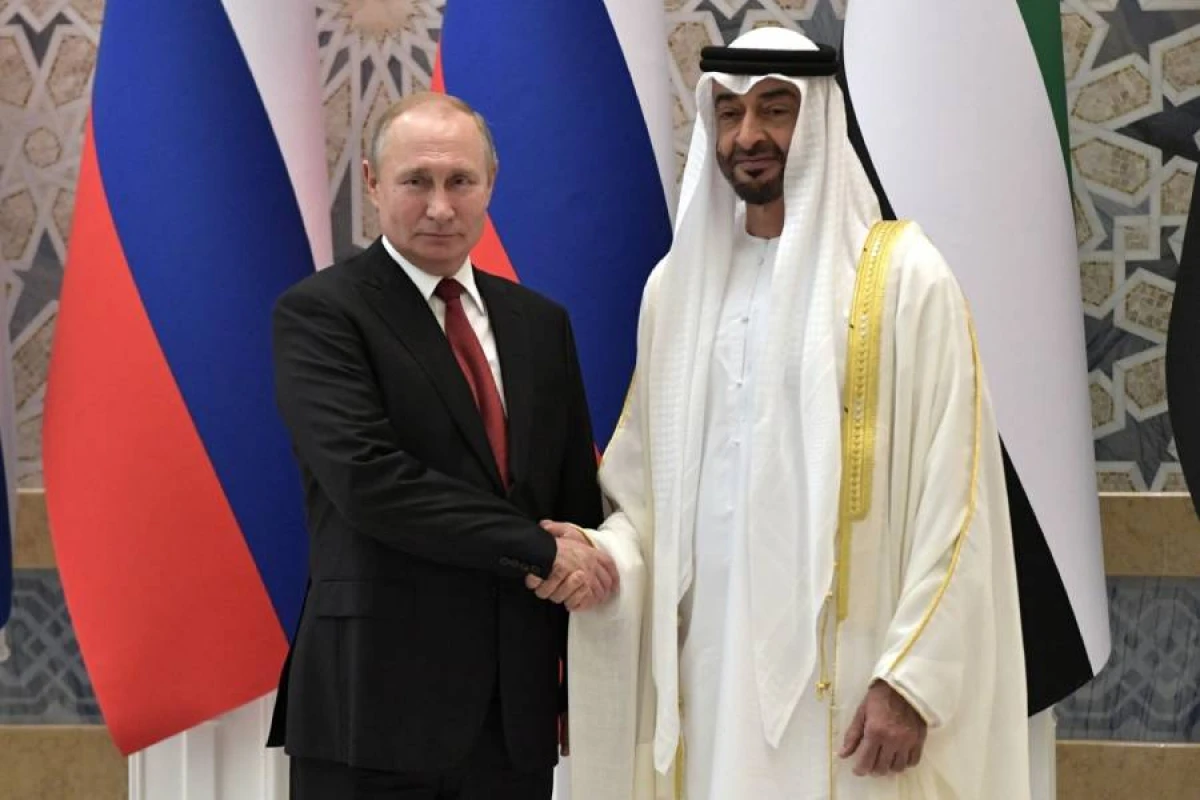 Putin BƏƏ Prezidenti ilə telefon danışığı apardı