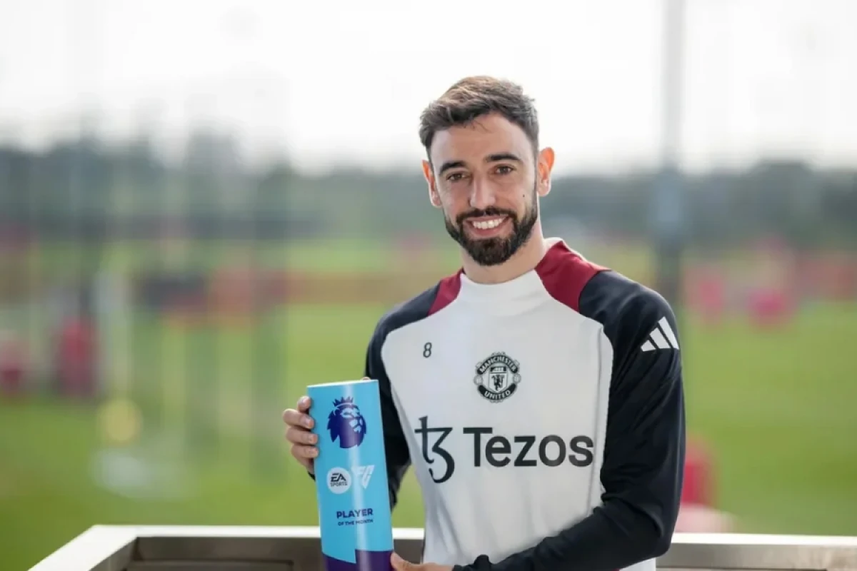 Brunu Fernandeş İngiltərədə ayın futbolçusu seçildi