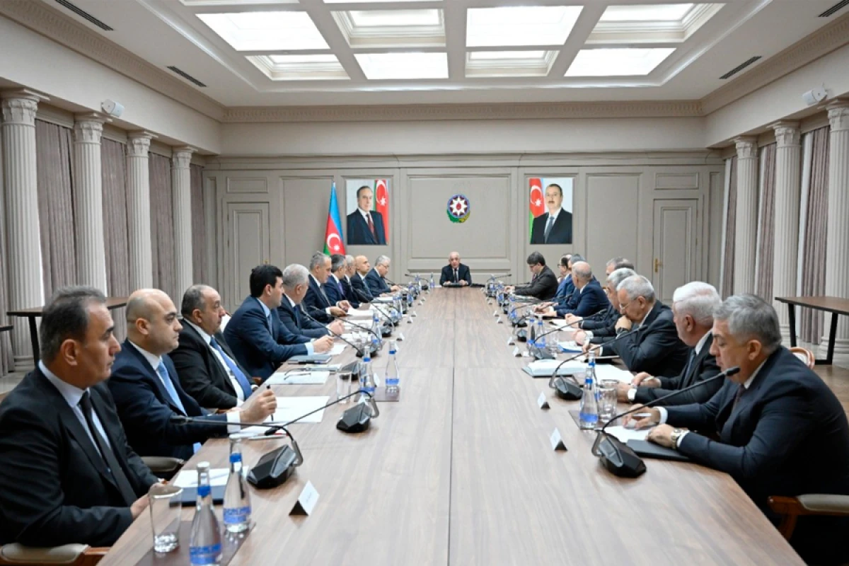 Əli Əsədov leysan yağışların vurduğu zərərlə bağlı tapşırıqlar verdi