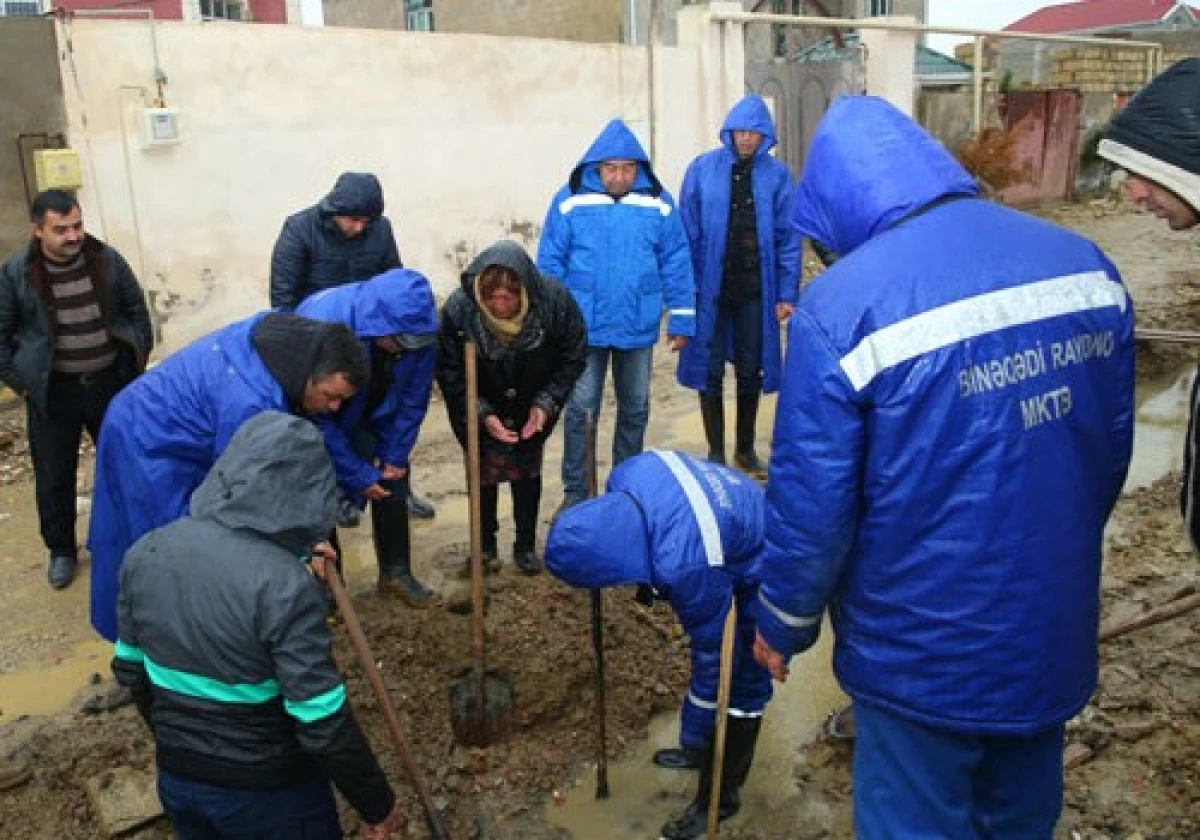 Binəqədidə yağışın fəsadlarının aradan qaldırılması istiqamətində işlər aparılır