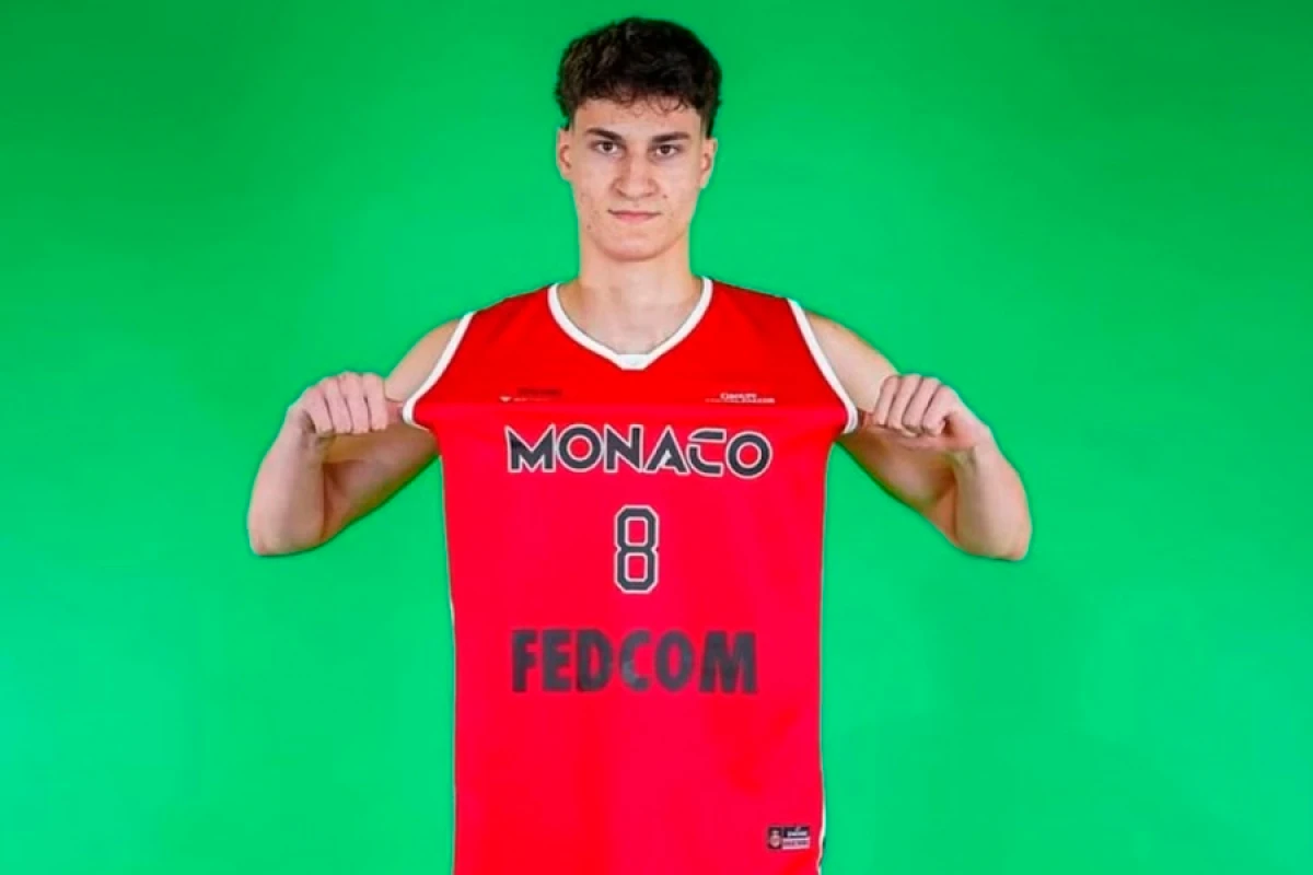 Boks əfsanəsinin oğlu ilk basketbol xalı ilə tarix yazdı