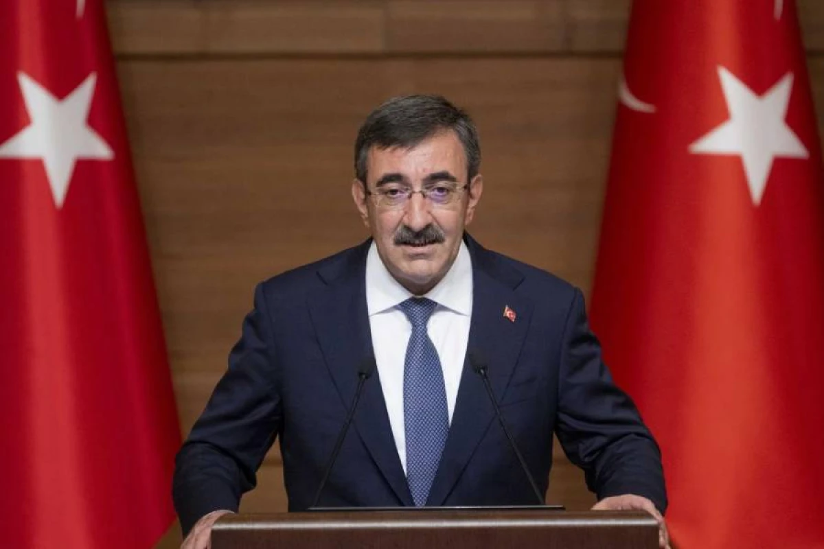 Cevdet Yılmaz: "Dünya ticarətində tarixi minimum yaşanır"