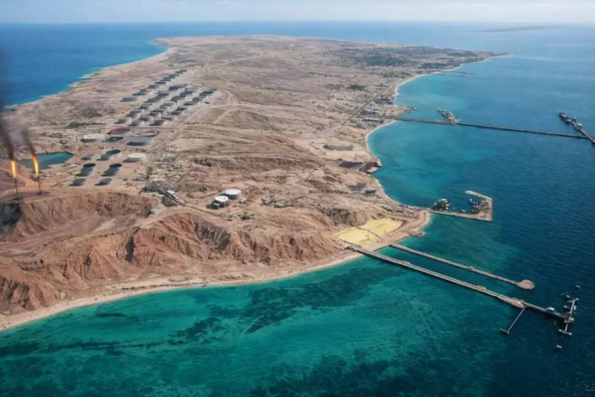 İran Xarq adasını müdafiə etmək imkanından məhrum edildi