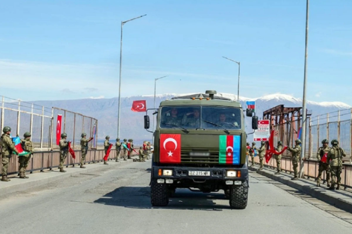 Birləşmiş türk ordusu İran və Ermənistan sərhədində bayraq dəyişdirdi